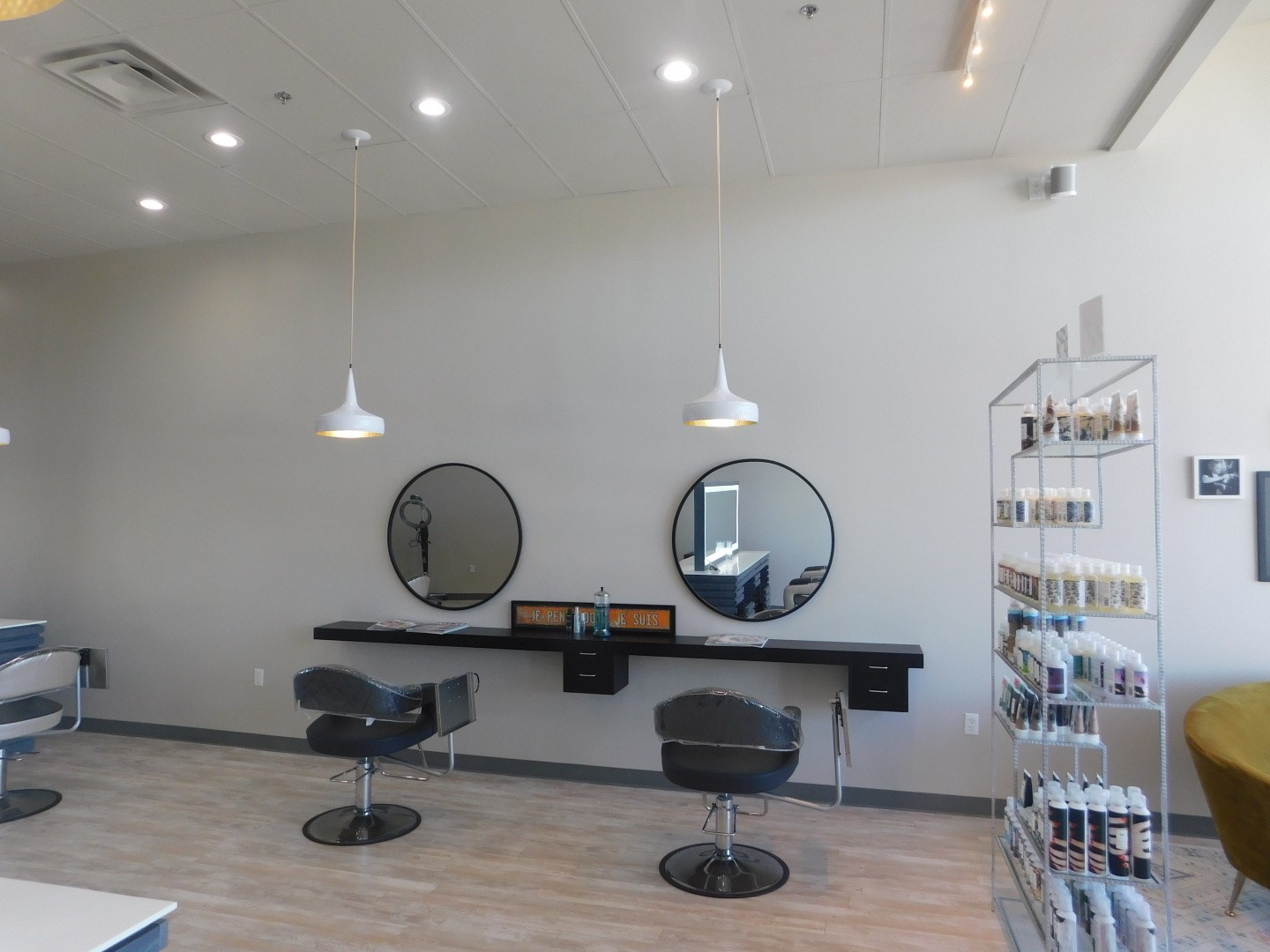 Jovie Salon_0006.jpg